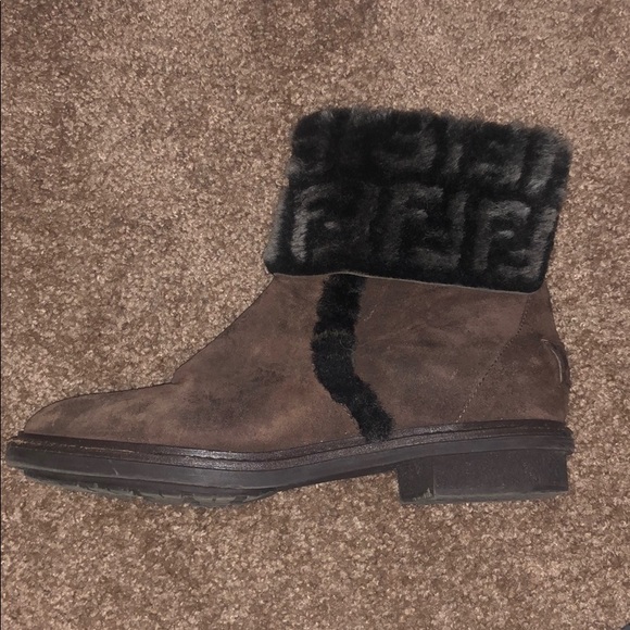 Fendi Short Boots 🤎 - Picture 2 of 8